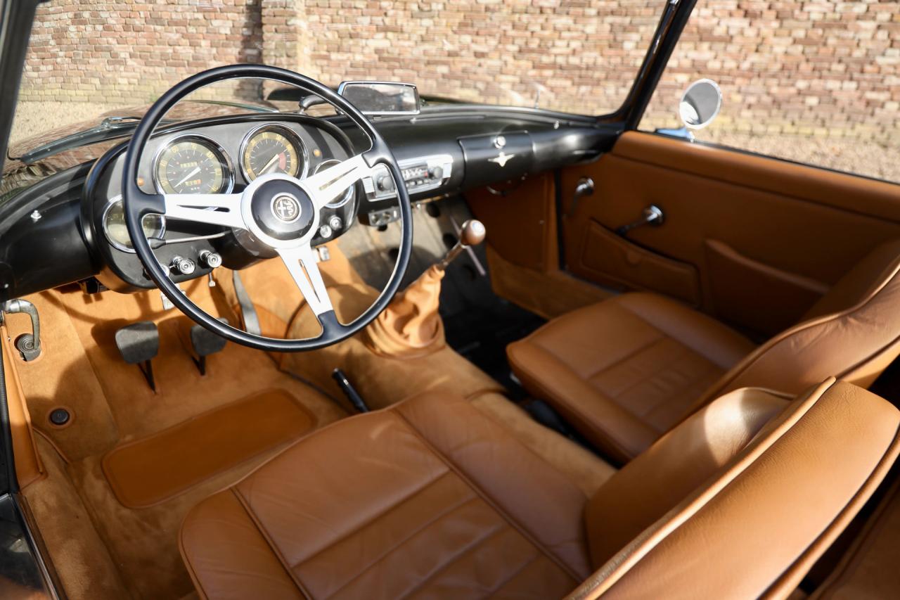 1961 Alfa Romeo 2000 Touring Spider