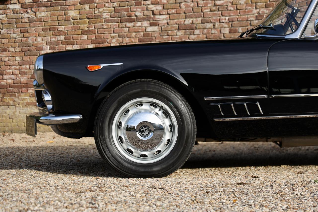 1961 Alfa Romeo 2000 Touring Spider