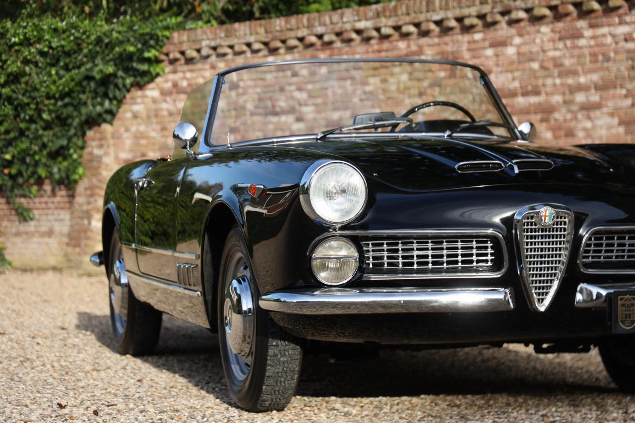 1961 Alfa Romeo 2000 Touring Spider