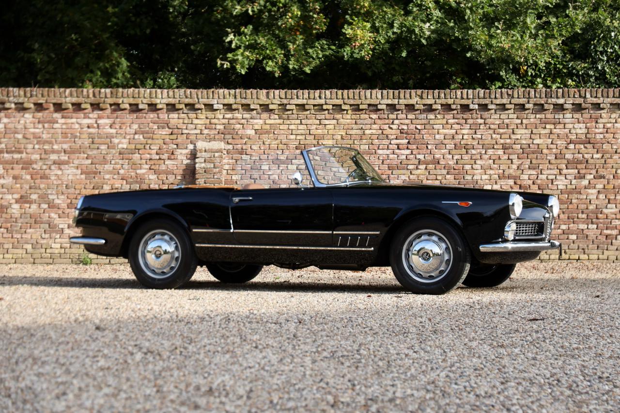 1961 Alfa Romeo 2000 Touring Spider