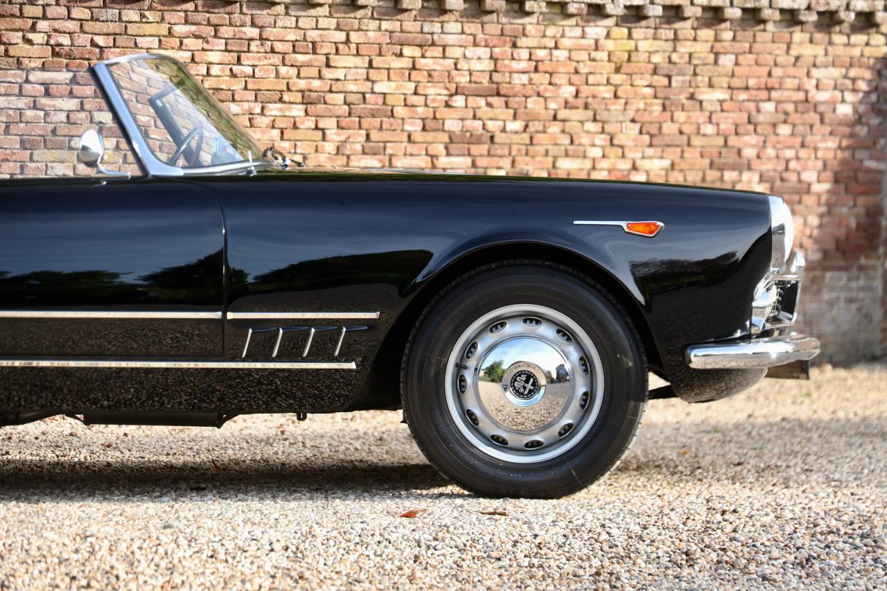 1961 Alfa Romeo 2000 Touring Spider