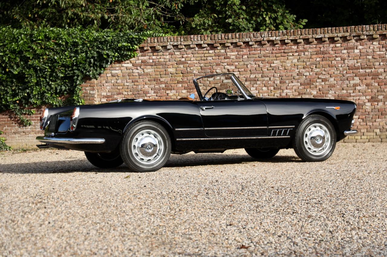1961 Alfa Romeo 2000 Touring Spider