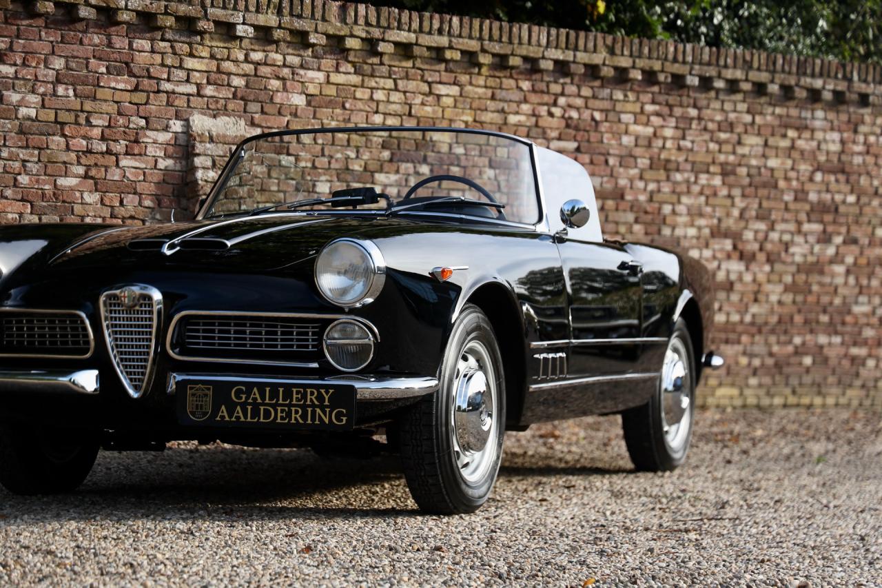 1961 Alfa Romeo 2000 Touring Spider