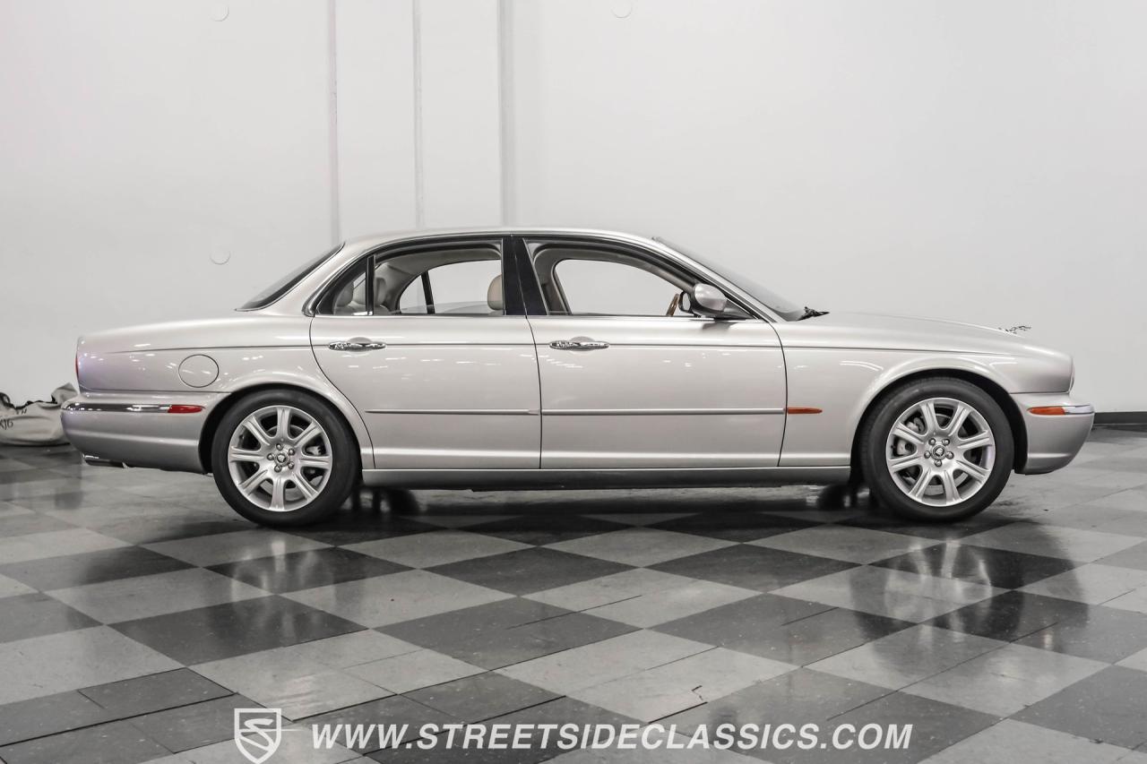 2004 Jaguar XJ8