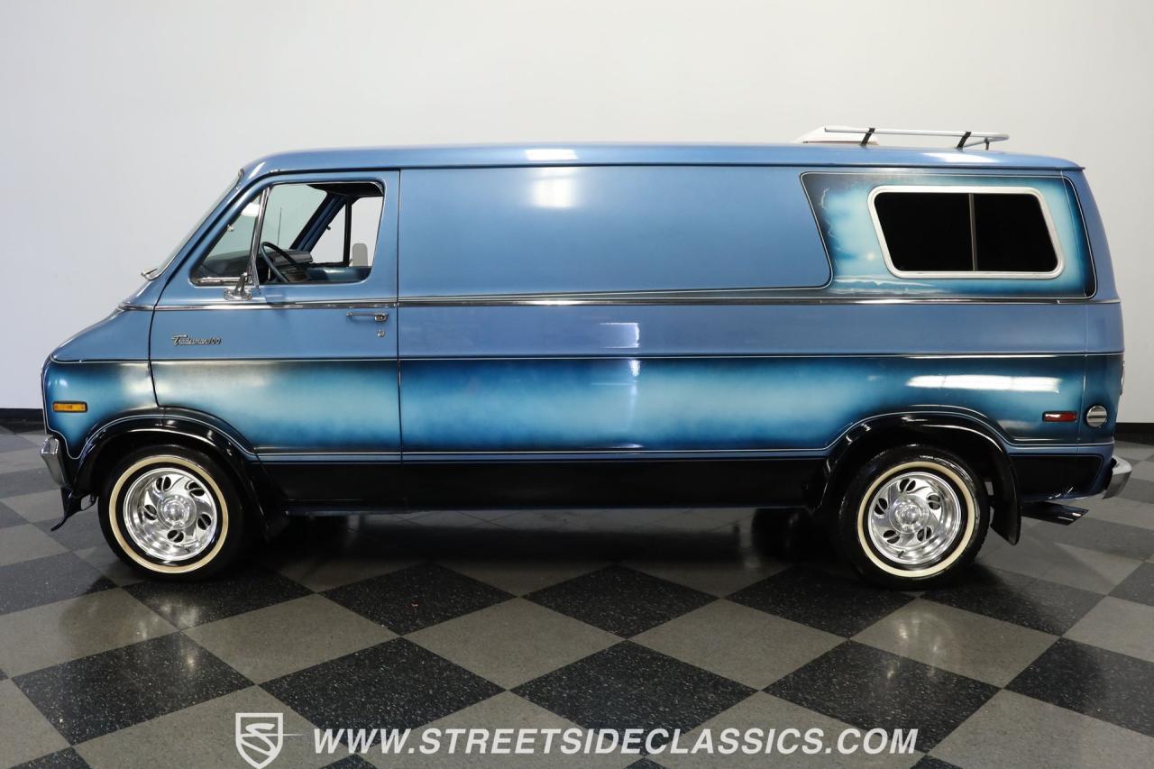 1977 Dodge D200 Van