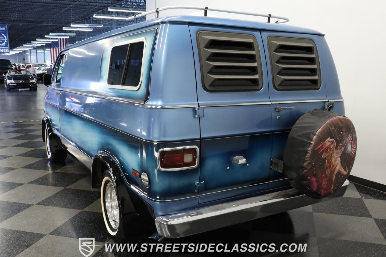 1977 Dodge D200 Van