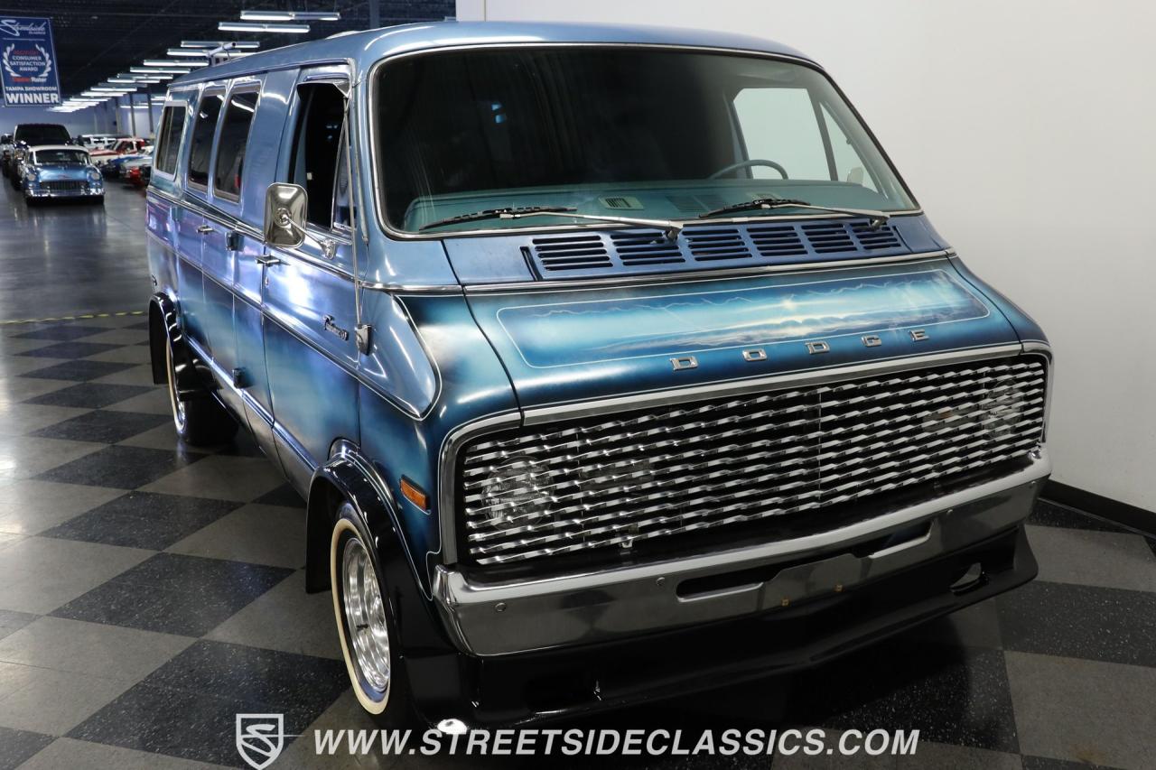 1977 Dodge D200 Van