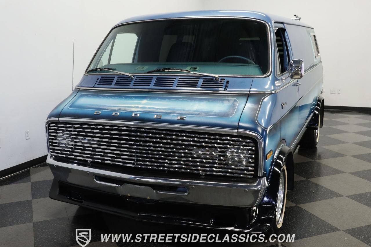 1977 Dodge D200 Van