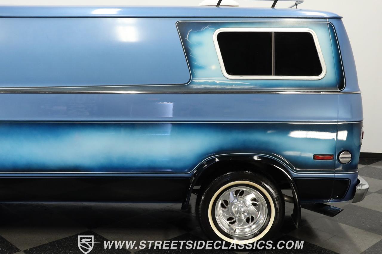 1977 Dodge D200 Van