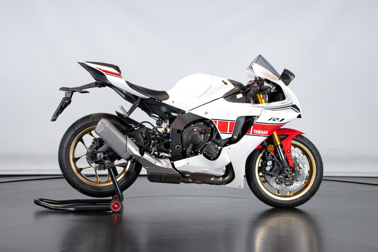 2023 Yamaha R1 60&deg;th ANNIVERSARIO