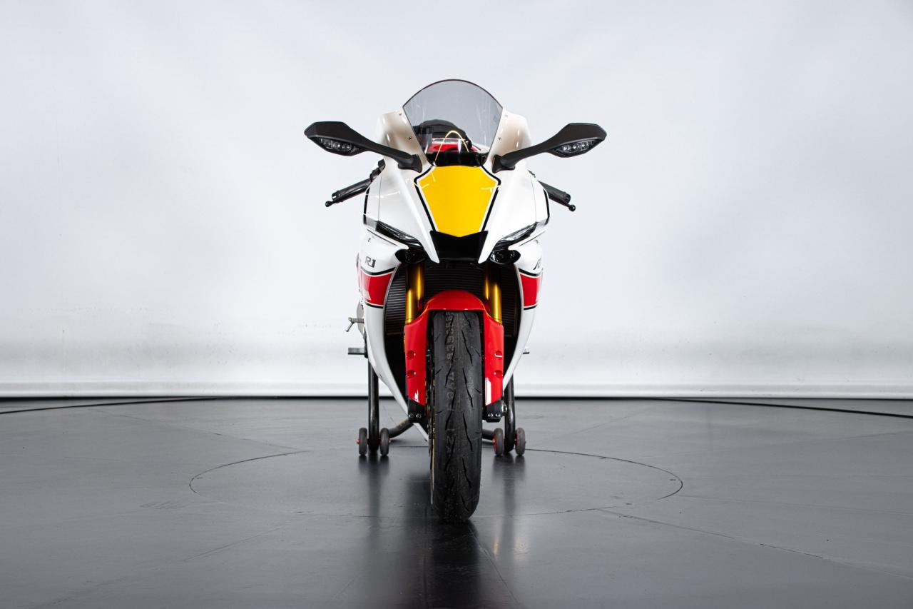 2023 Yamaha R1 60&deg;th ANNIVERSARIO
