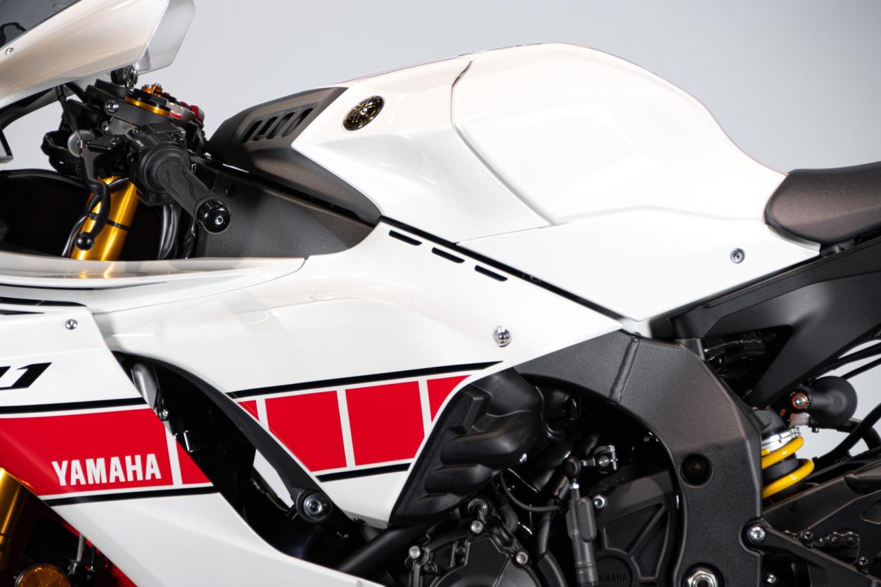 2023 Yamaha R1 60&deg;th ANNIVERSARIO