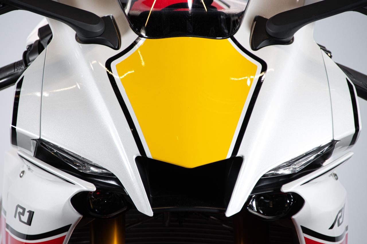2023 Yamaha R1 60&deg;th ANNIVERSARIO