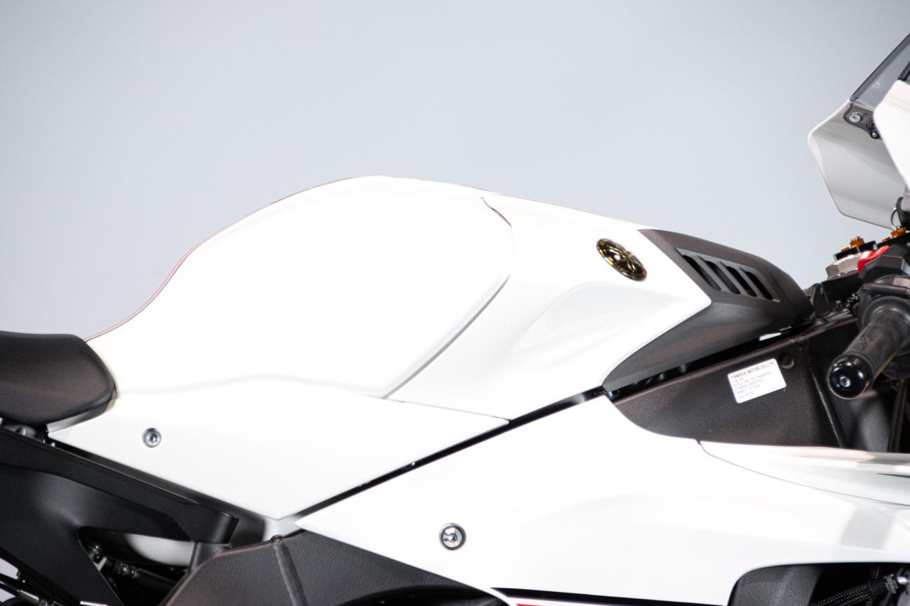 2023 Yamaha R1 60&deg;th ANNIVERSARIO