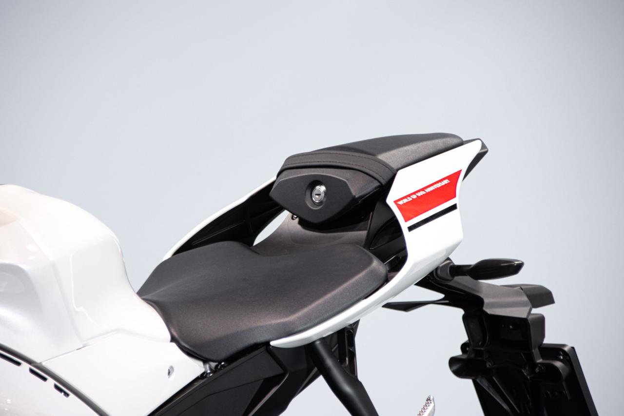 2023 Yamaha R1 60&deg;th ANNIVERSARIO