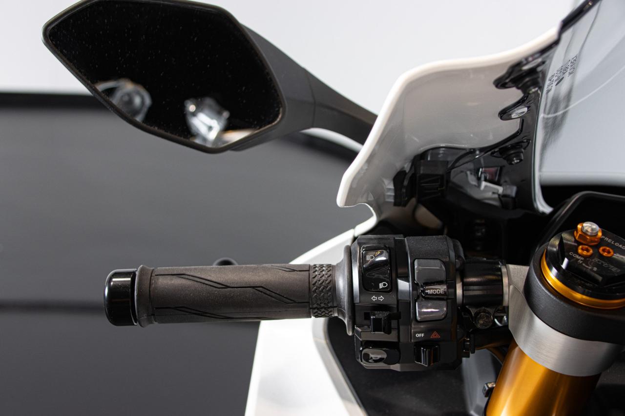 2023 Yamaha R1 60&deg;th ANNIVERSARIO