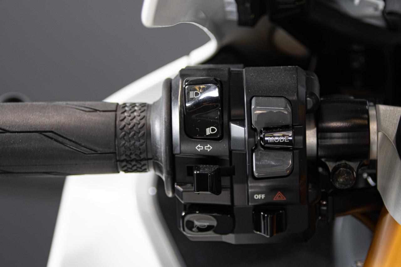 2023 Yamaha R1 60&deg;th ANNIVERSARIO