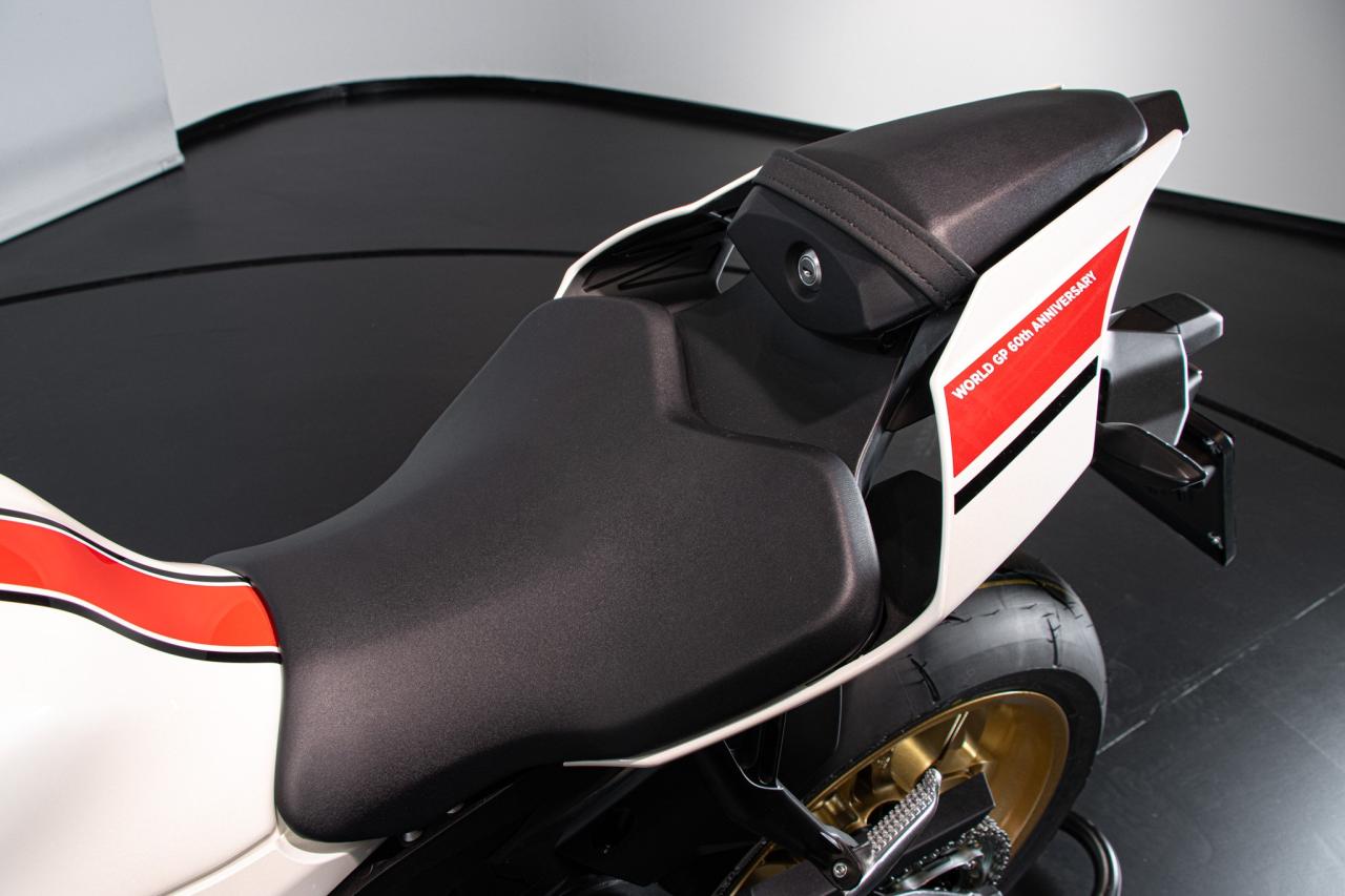 2023 Yamaha R1 60&deg;th ANNIVERSARIO