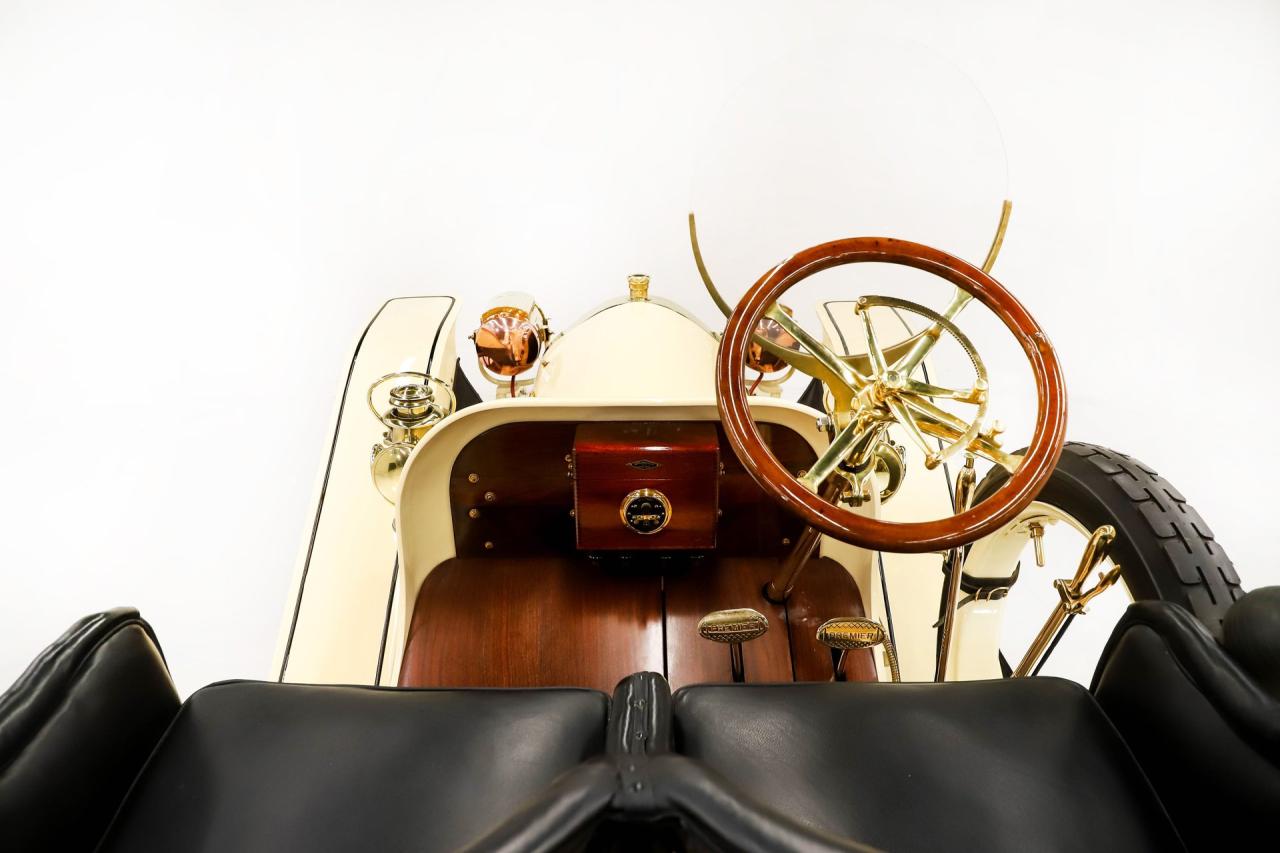 1907 Premier Model 24