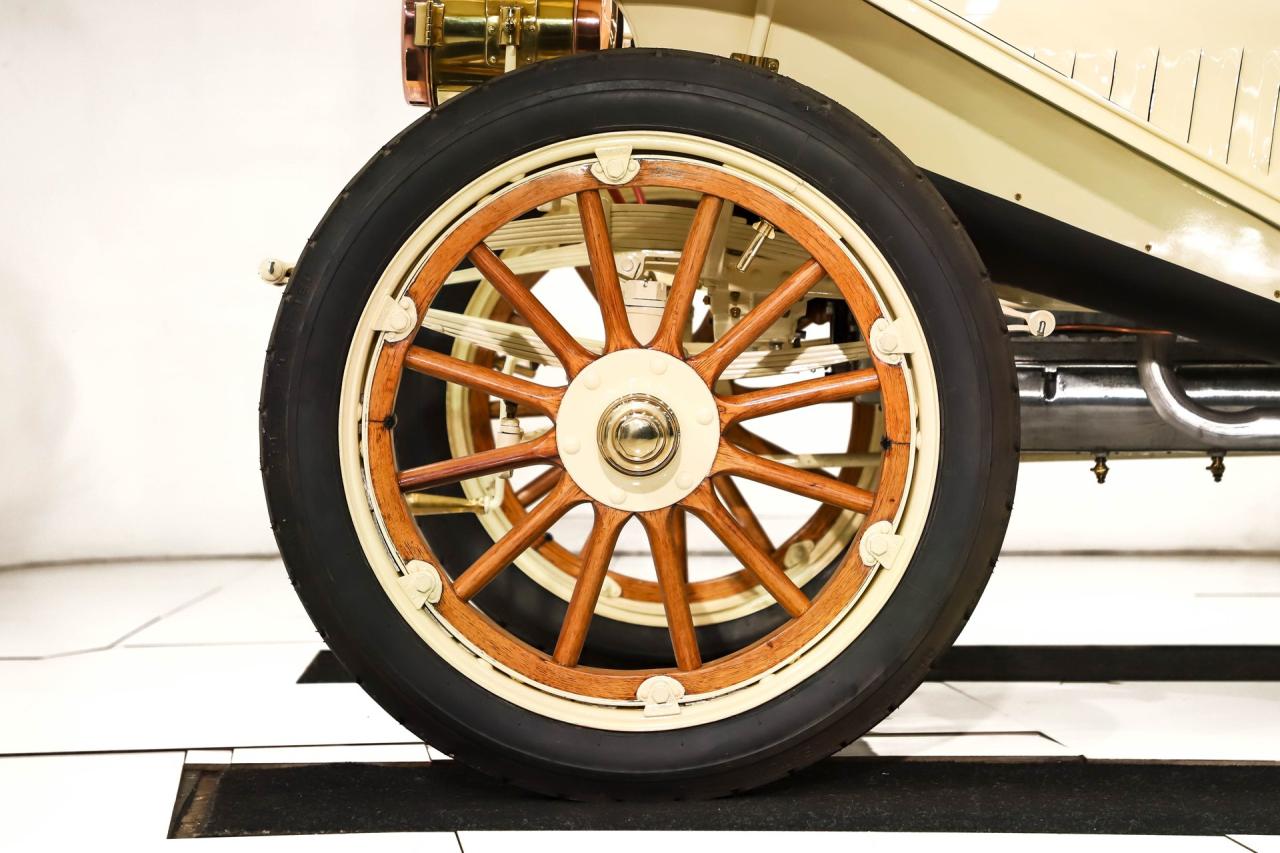 1907 Premier Model 24