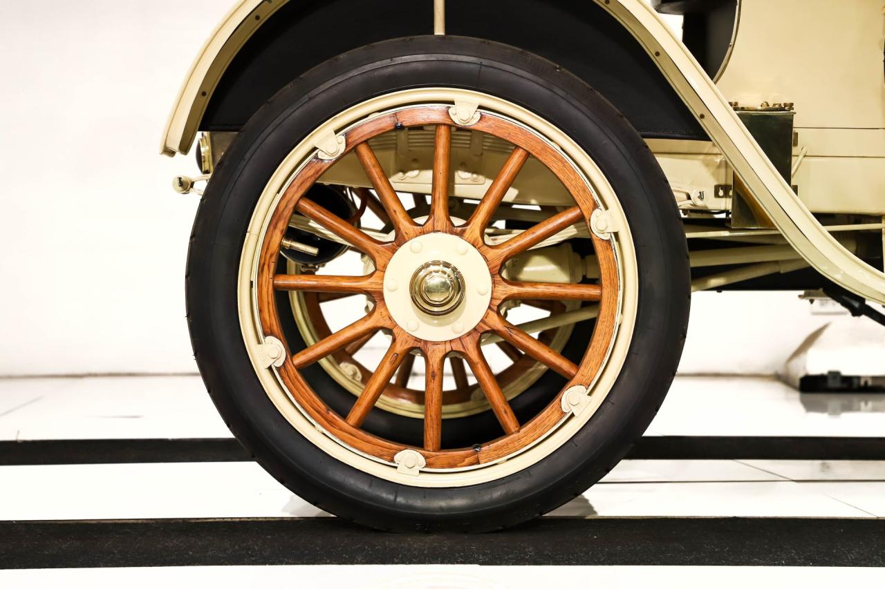 1907 Premier Model 24