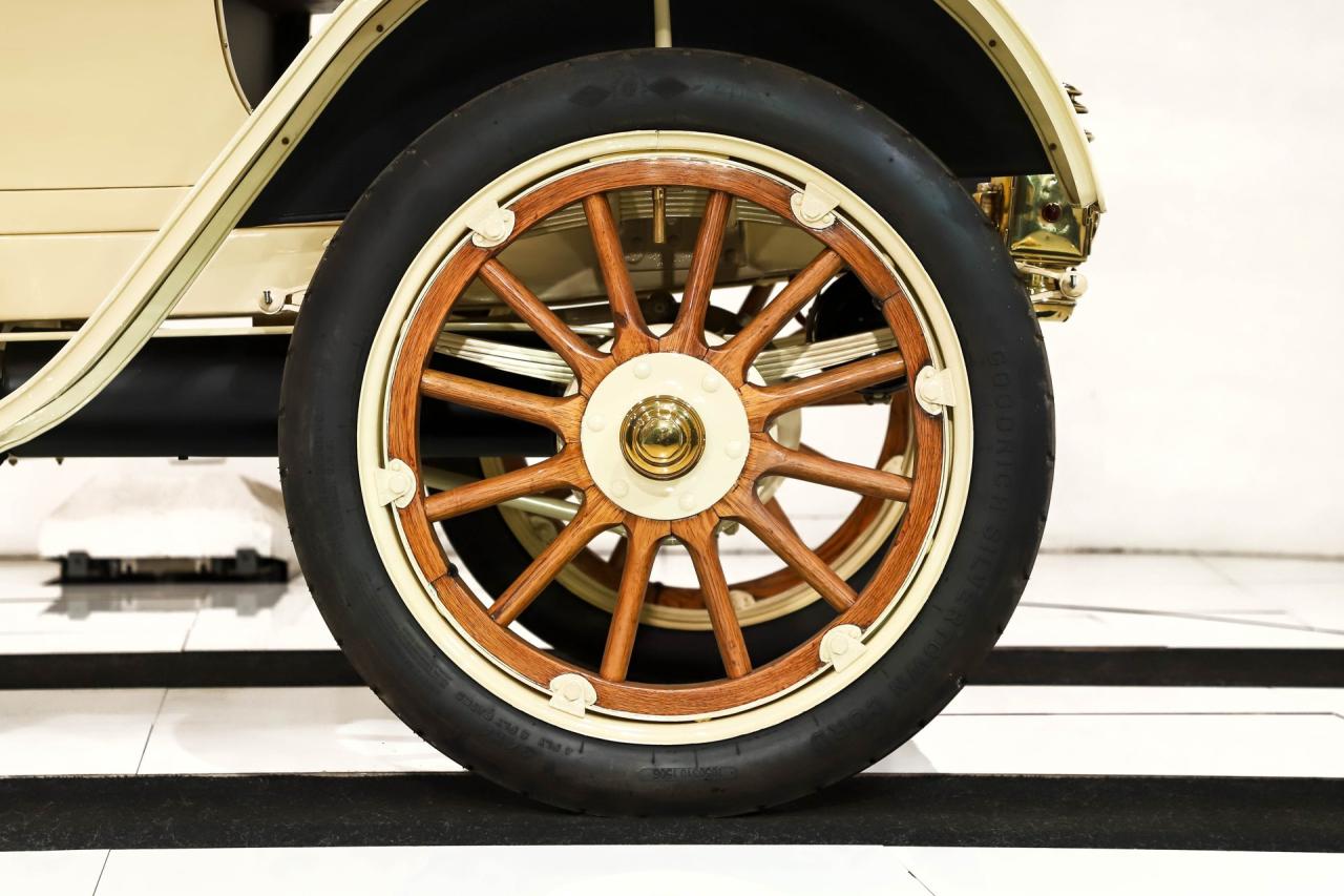 1907 Premier Model 24