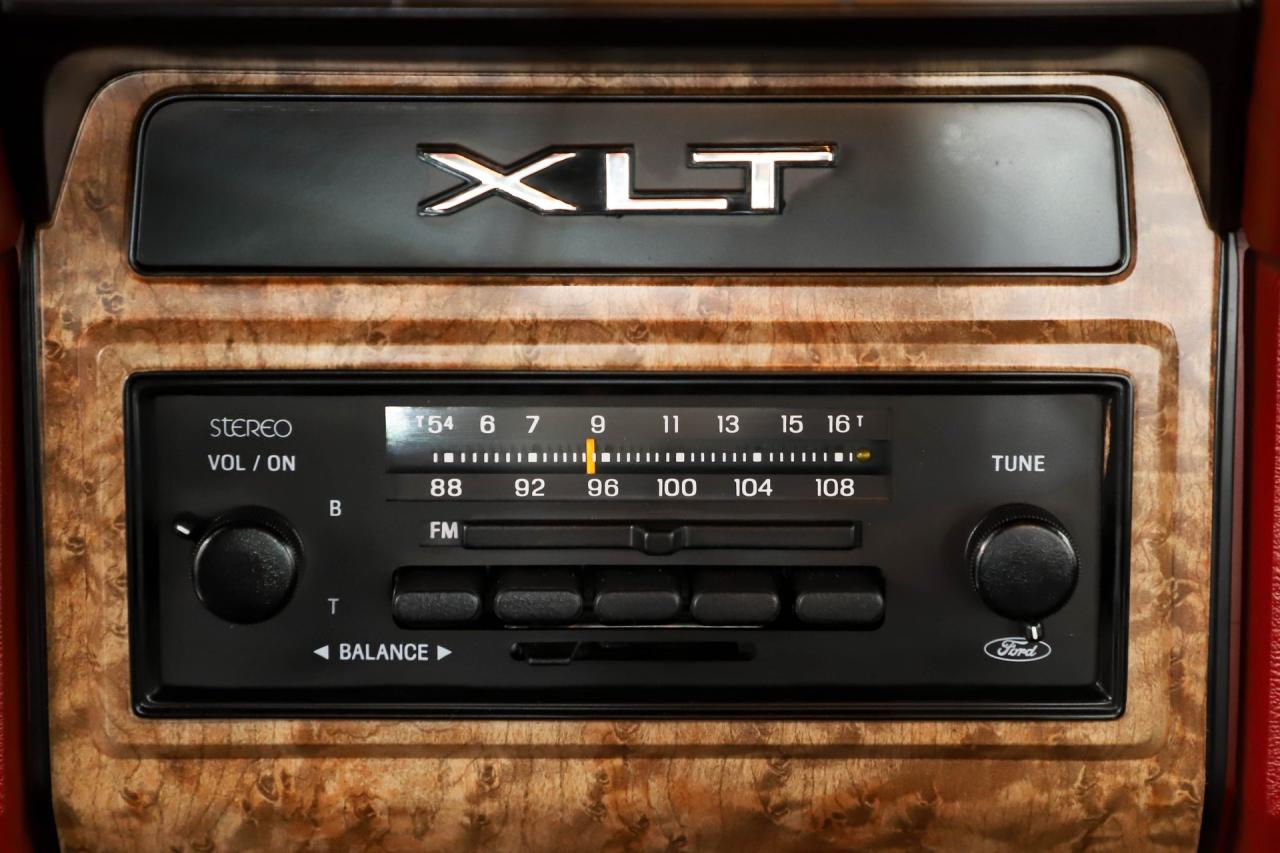 1985 Ford F150 XLT Lariat