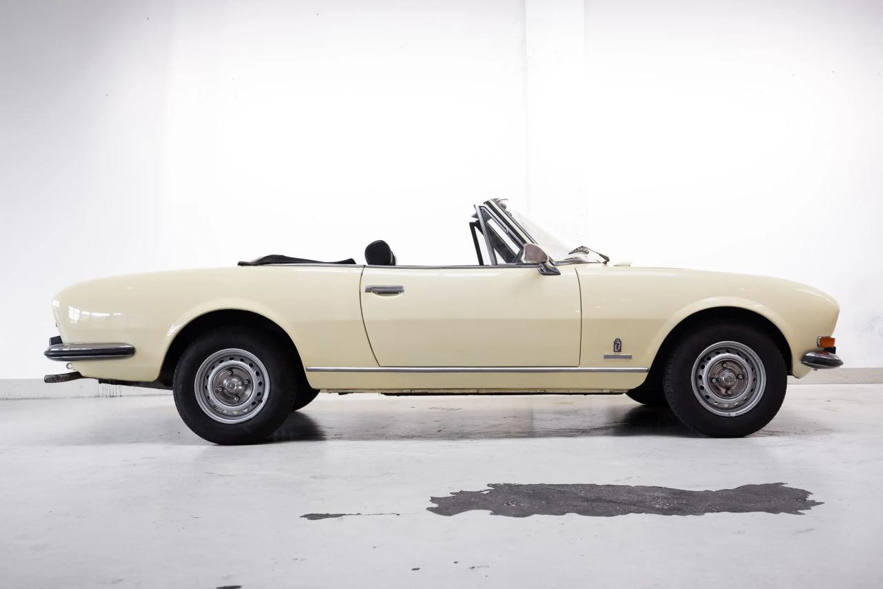 1975 Peugeot 504 Cabriolet 2.7 V6