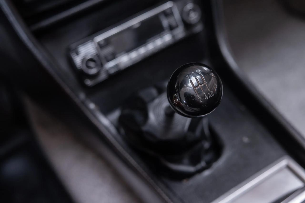 1975 Peugeot 504 Cabriolet 2.7 V6