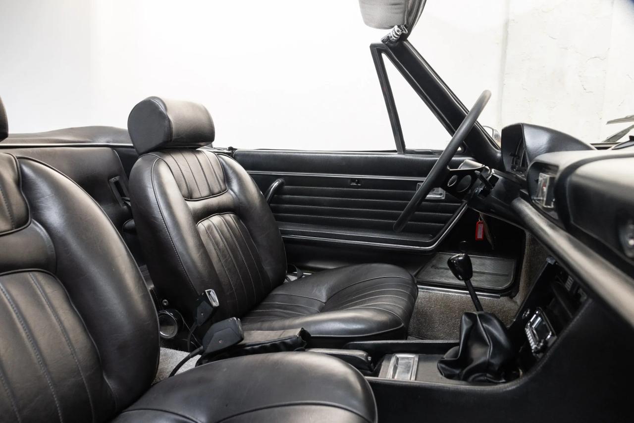 1975 Peugeot 504 Cabriolet 2.7 V6