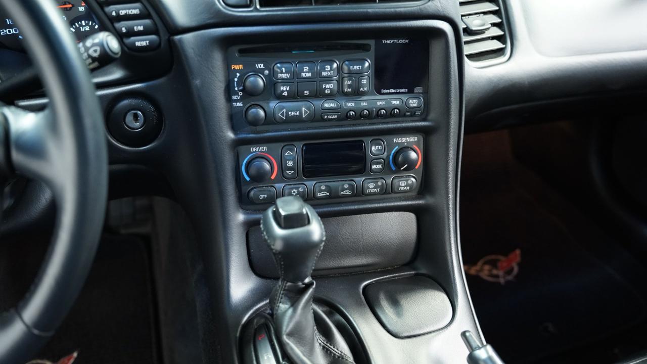 2004 Chevrolet Corvette