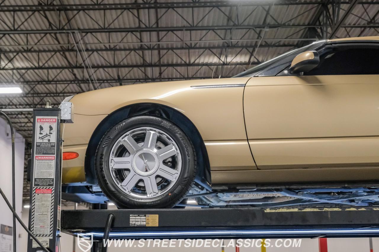 2005 Ford Thunderbird