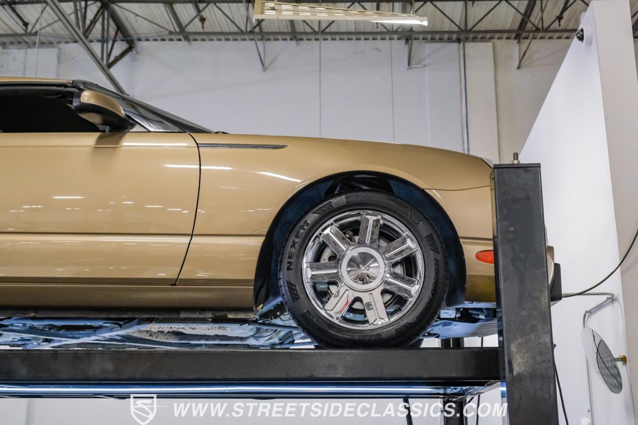 2005 Ford Thunderbird