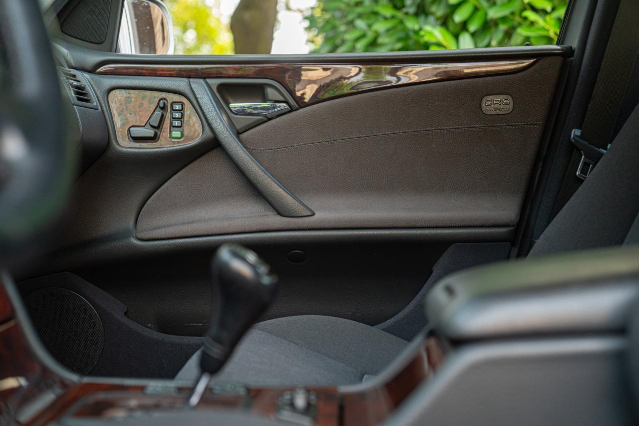 2000 Mercedes - Benz E430 V8