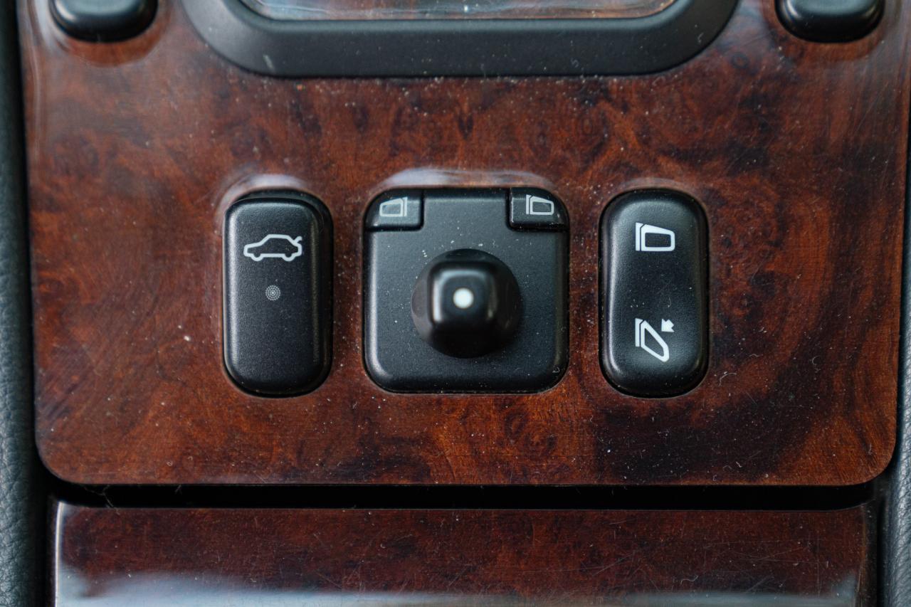 2000 Mercedes - Benz E430 V8