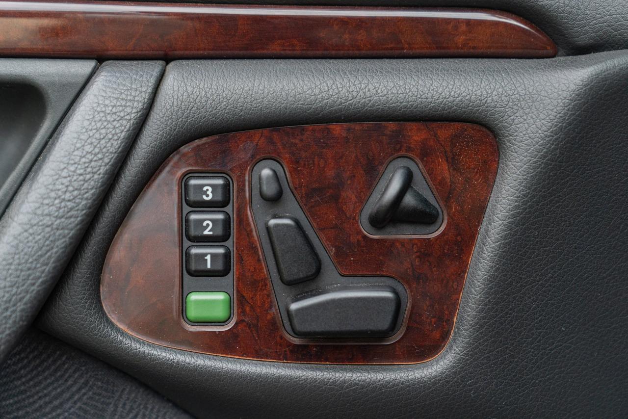 2000 Mercedes - Benz E430 V8