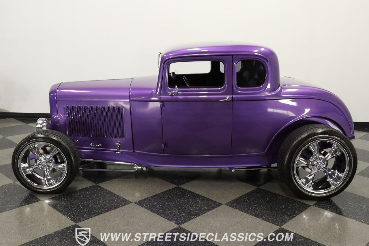1932 Ford 5-Window Coupe