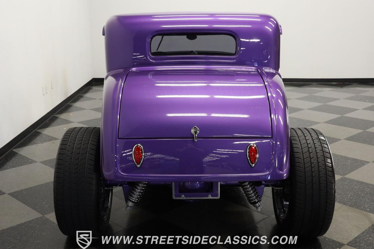 1932 Ford 5-Window Coupe