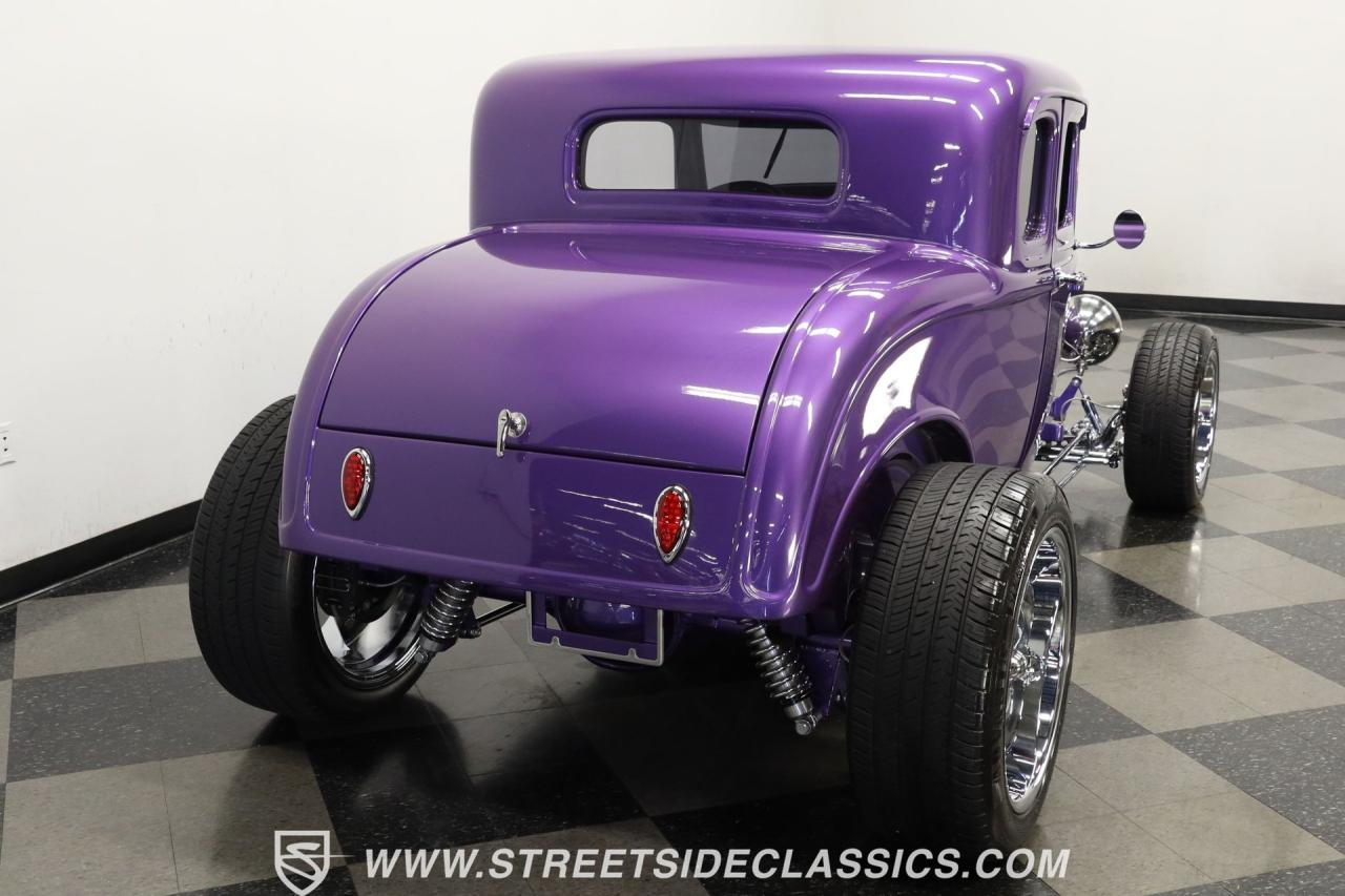 1932 Ford 5-Window Coupe
