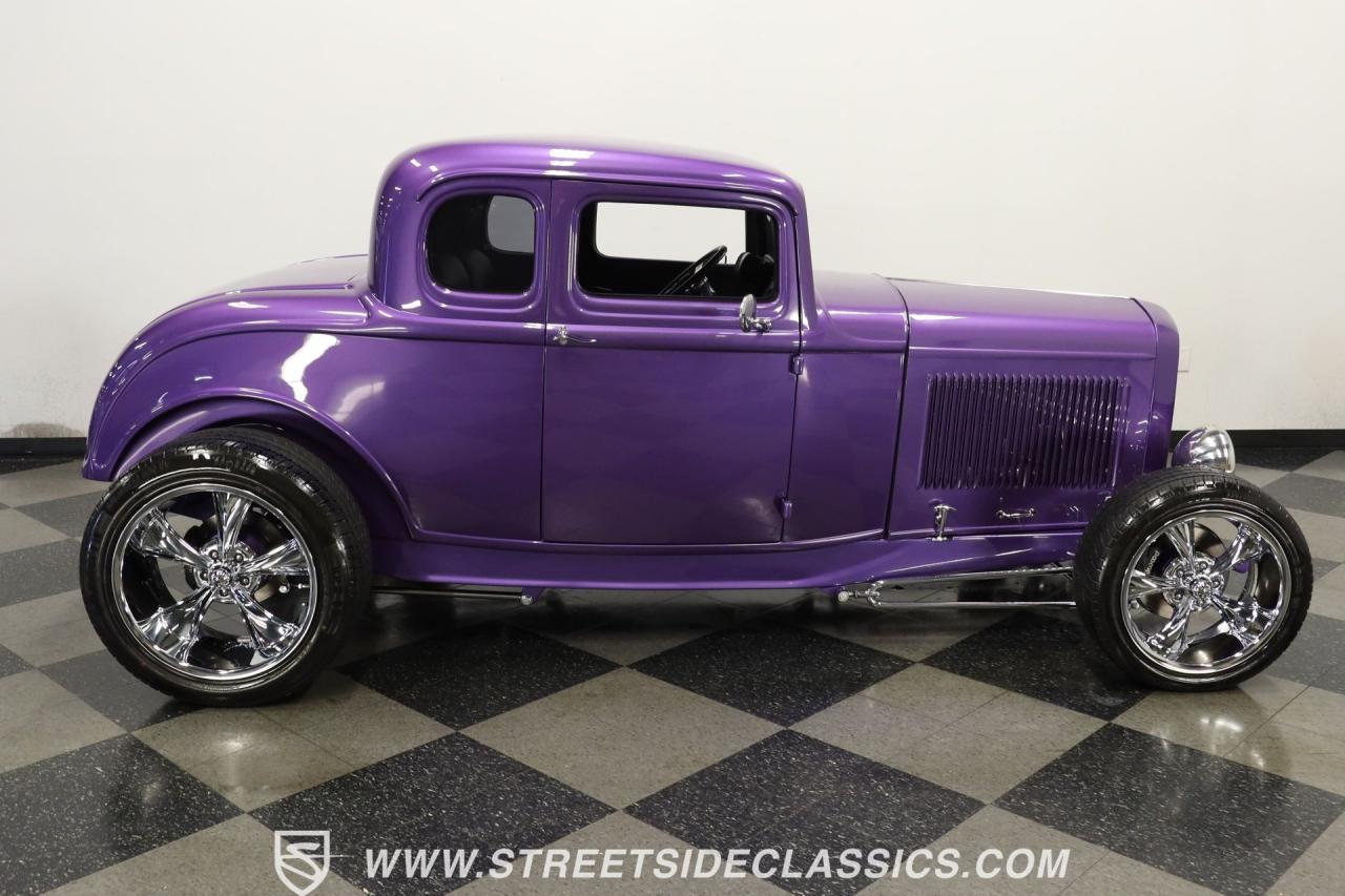 1932 Ford 5-Window Coupe