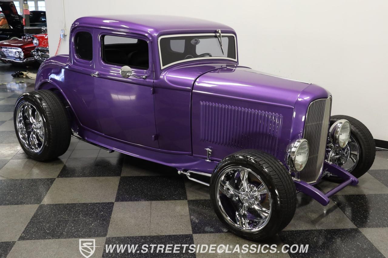 1932 Ford 5-Window Coupe