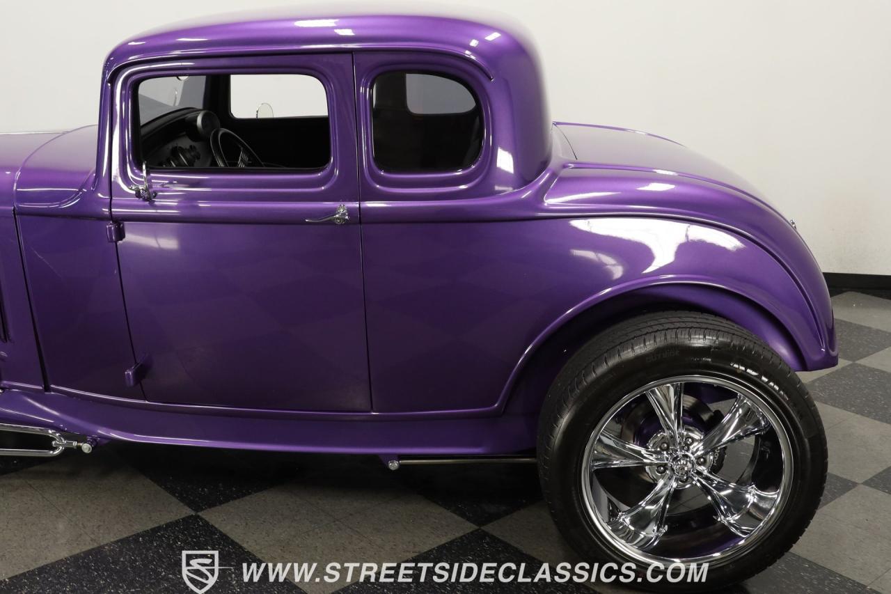 1932 Ford 5-Window Coupe