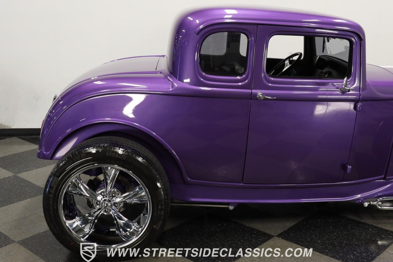 1932 Ford 5-Window Coupe