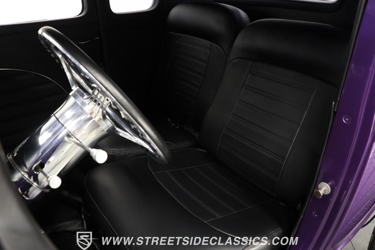 1932 Ford 5-Window Coupe