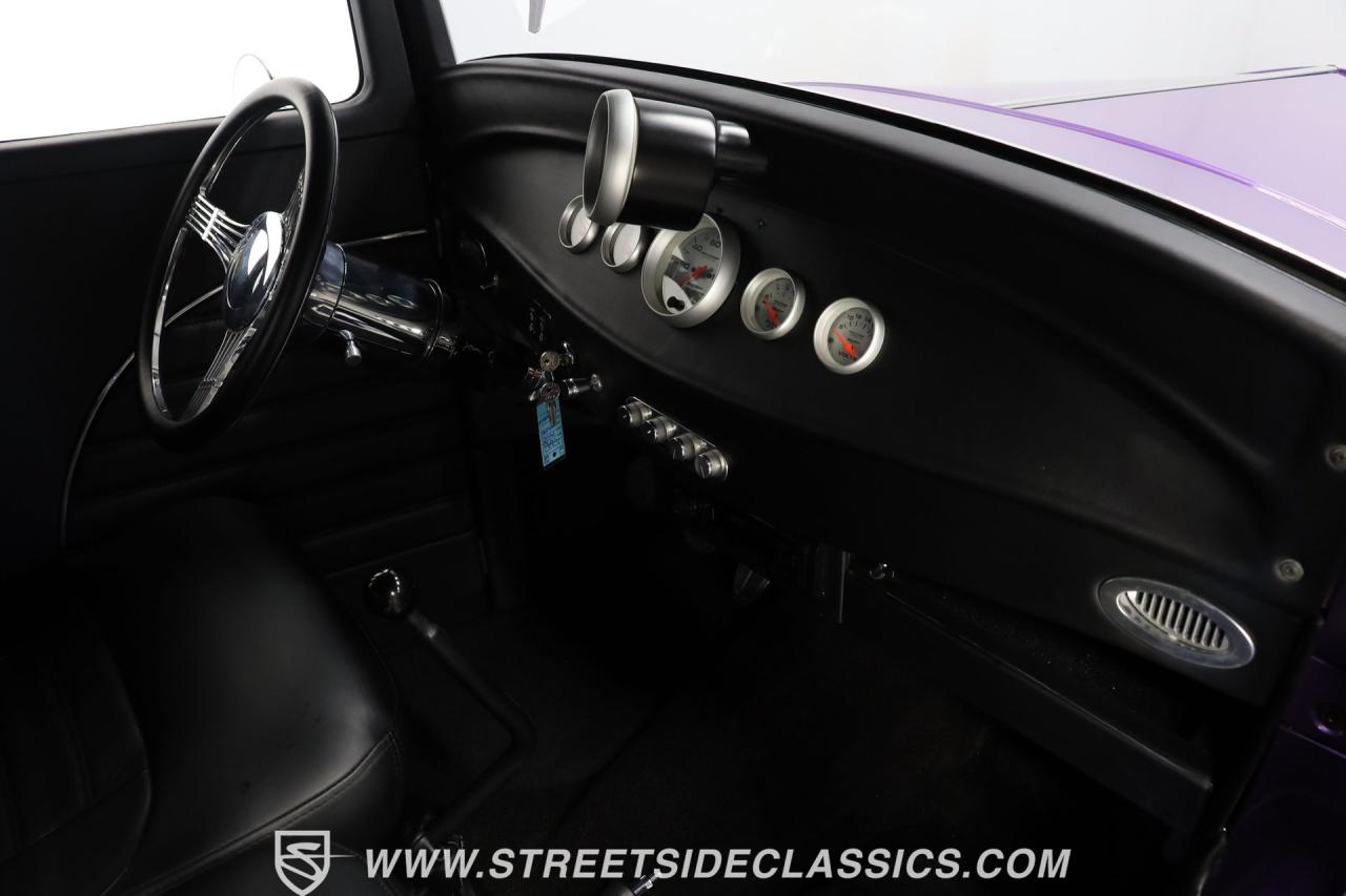 1932 Ford 5-Window Coupe