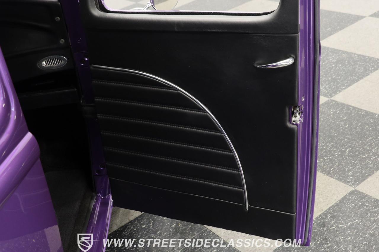 1932 Ford 5-Window Coupe