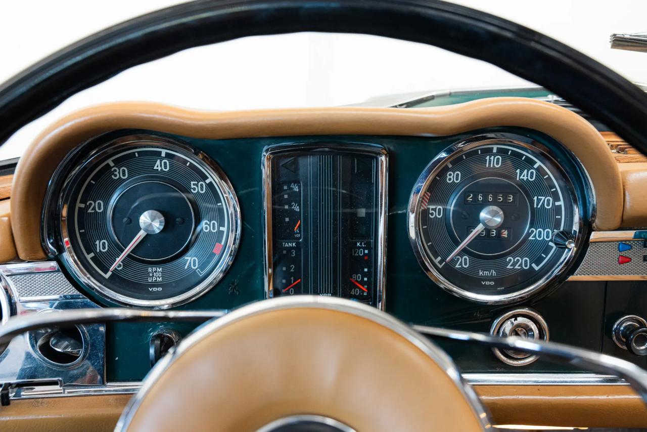1967 Mercedes - Benz 250 SL &#039;Factory 5 Speed