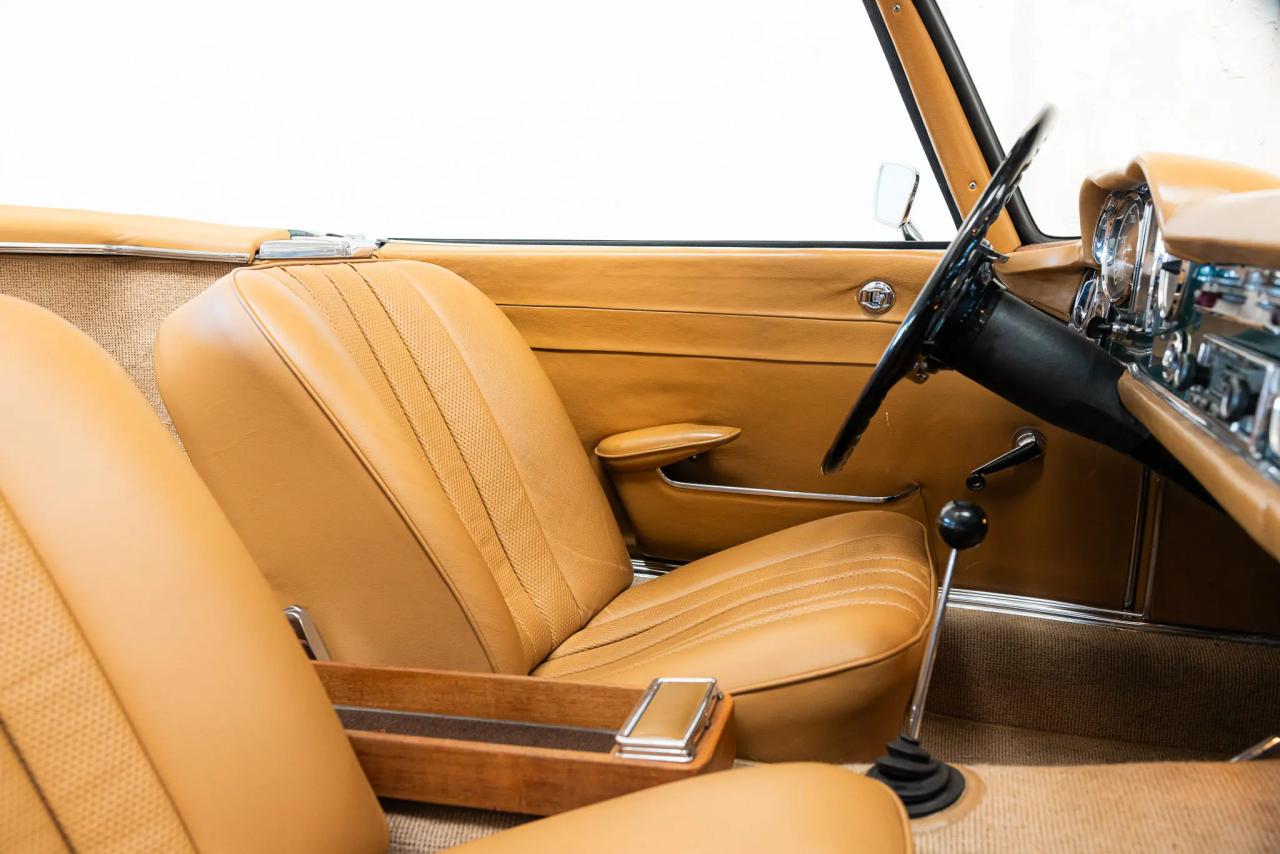 1967 Mercedes - Benz 250 SL &#039;Factory 5 Speed