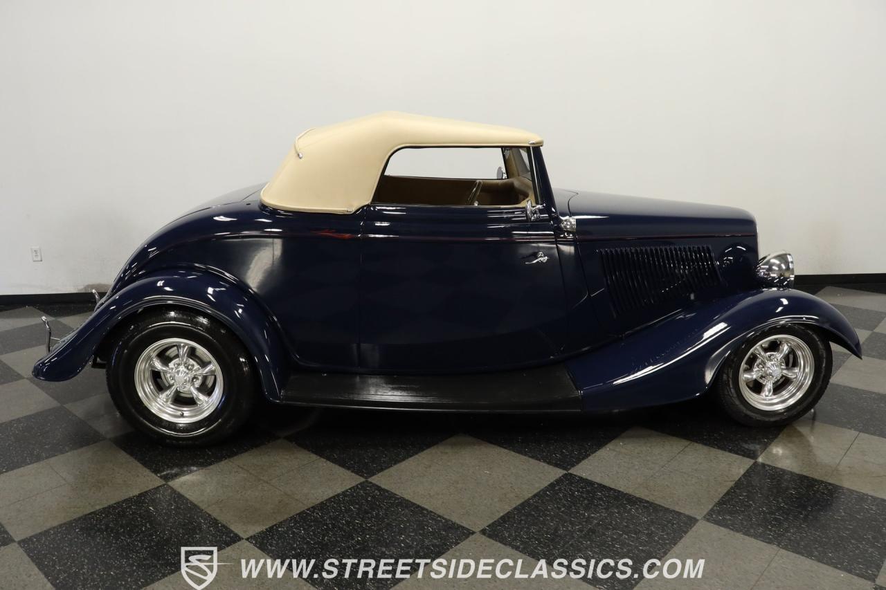 1933 Ford Cabriolet