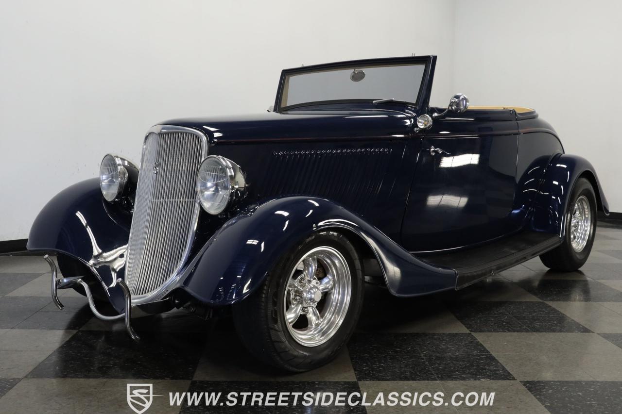 1933 Ford Cabriolet
